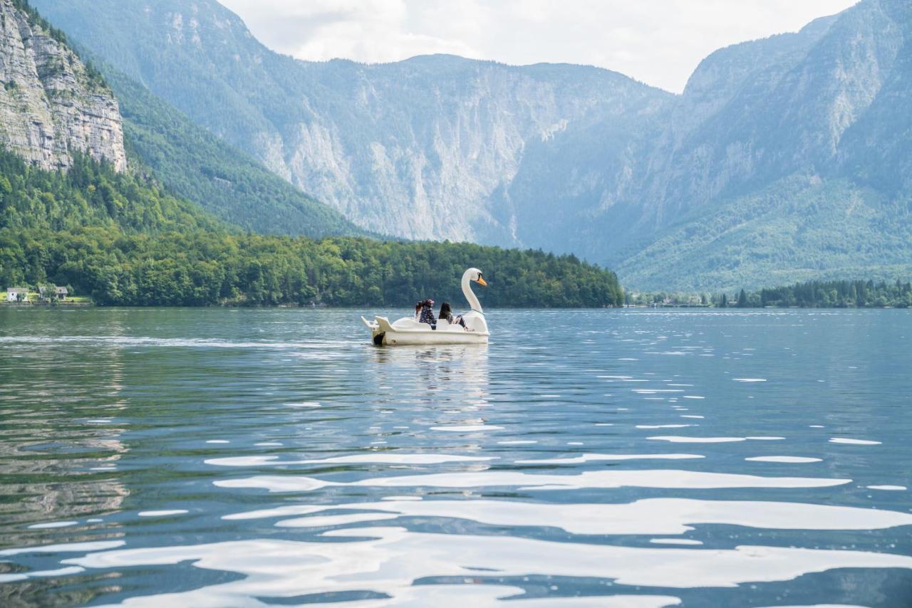 Glueck Am See - Apartment Mit Seezugang Hallstatt Bagian luar foto