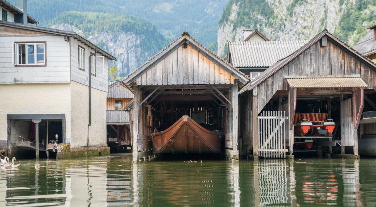 Glueck Am See - Apartment Mit Seezugang Hallstatt Bagian luar foto