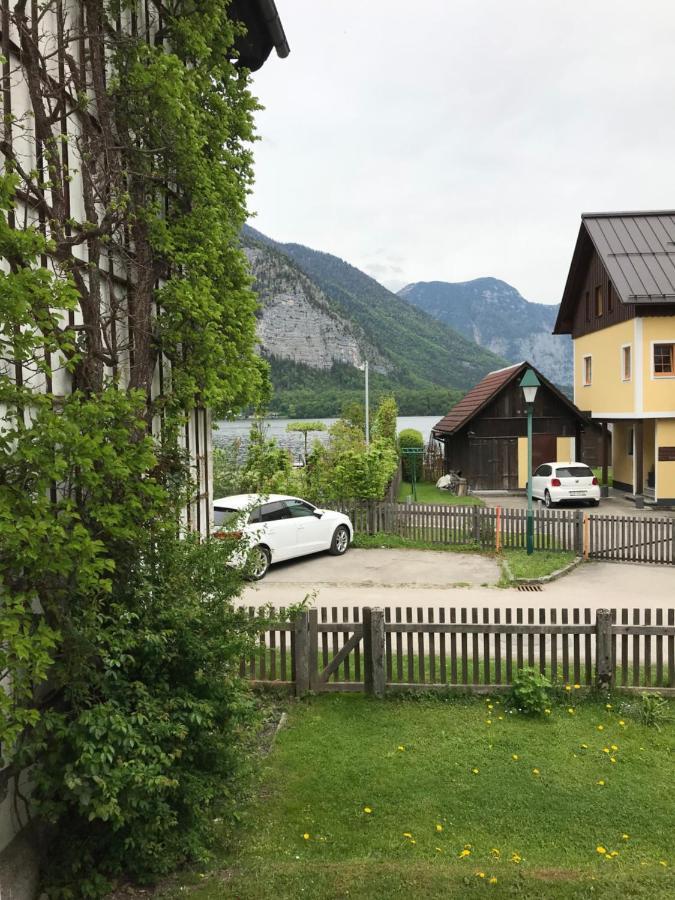 Glueck Am See - Apartment Mit Seezugang Hallstatt Bagian luar foto