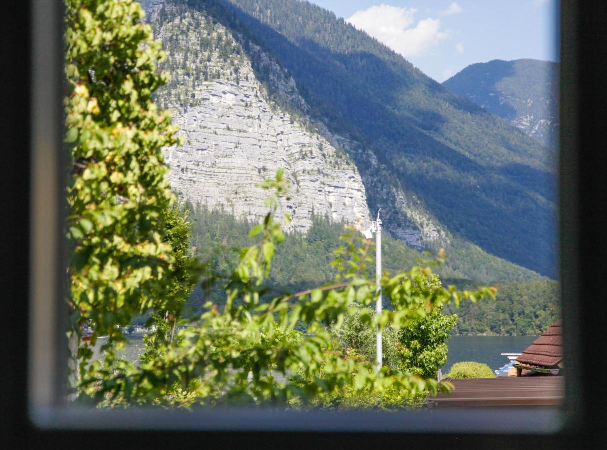 Glueck Am See - Apartment Mit Seezugang Hallstatt Bagian luar foto